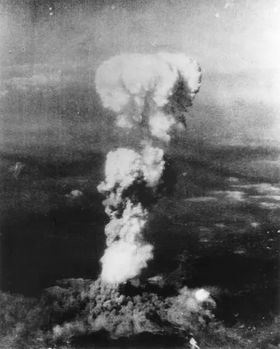 Fotografie atomové bomby svržené na Hirošimu